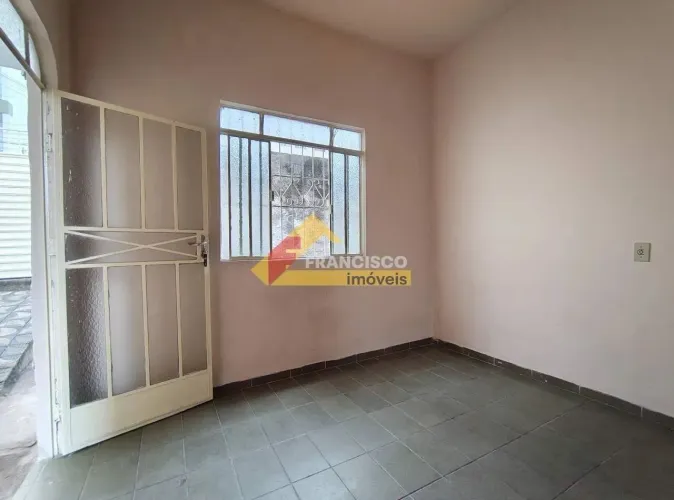 Casa para aluguel, 2 quartos, 1 vaga, Planalto - Divinópolis/MG