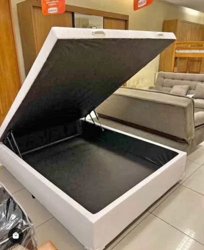 Cama Box Baú com Amplo Espaço Interno