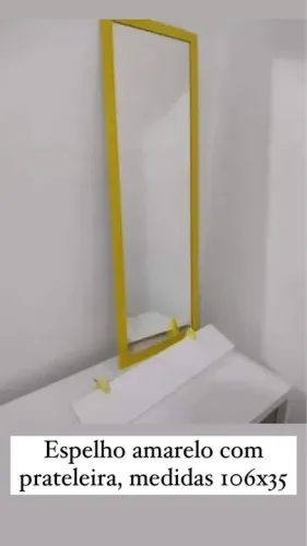 Espelho amarelo com prateleira 106x35