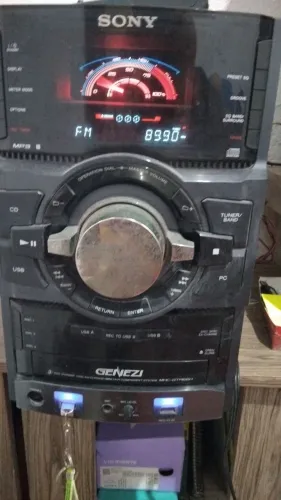 Vendo som usado funciona só rádio porque não ta lendo pen drive 