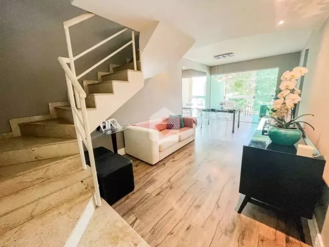 Cobertura para venda com 3 quartos, 112m² - Samambaia - Petrópolis/RJ