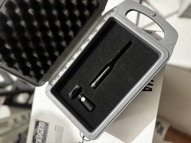 DBX RTA Mic ( Microfone de Alinhamento, calibragem) 