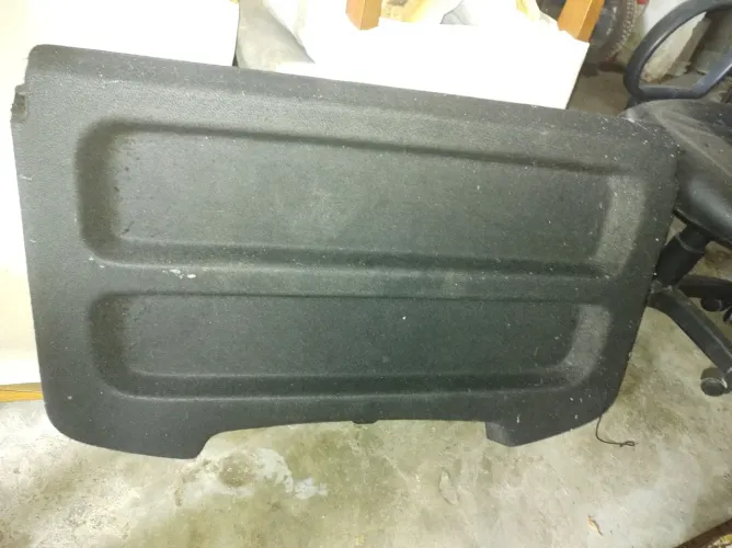 Tampa/Painel Porta-Malas - Para Sandero ano 2015 original 