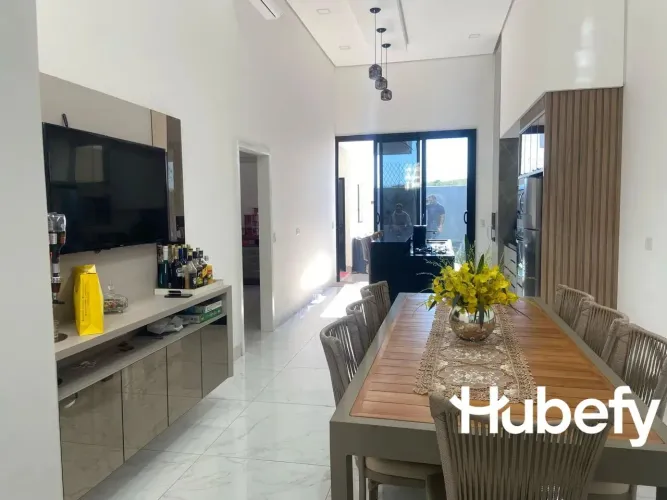 Residência Moderna e Sofisticada  Conforto e Segurança em Cada Detalhe!