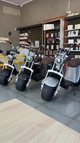 Scooter elétricas e motos a gasolina