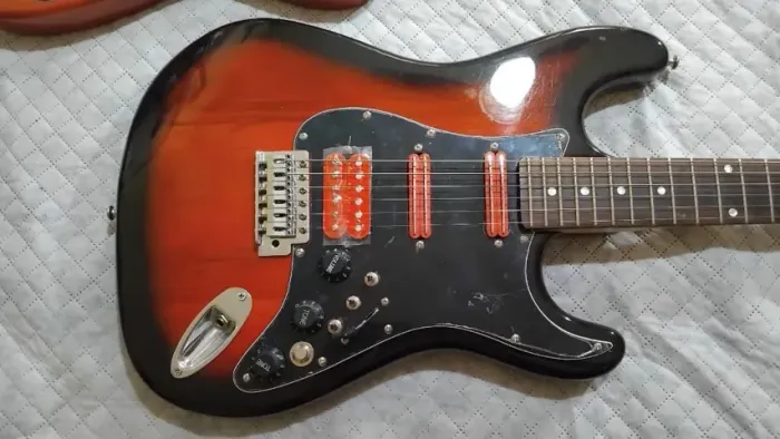 Guitarra Shelter Strato SSW 3SBT Turbinada com corpo em Basswood, braço e escala em Maple