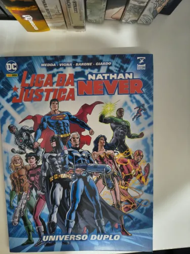 Liga da Justiça e Nathan Never
