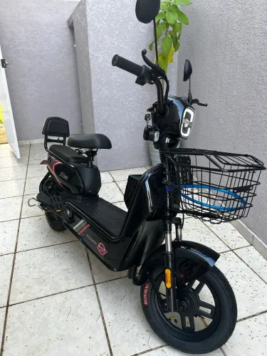 Bicicleta Elétrica Scooter 48v Autonomia 40km Alta Mobilidade Urbana 500w Autopropelida