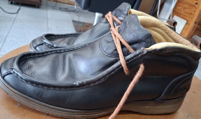 Coturno 23zebu 42 palmilha 28cm em ótimo estado