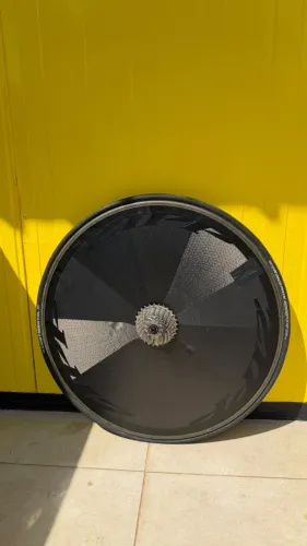 Roda Zipp fechada