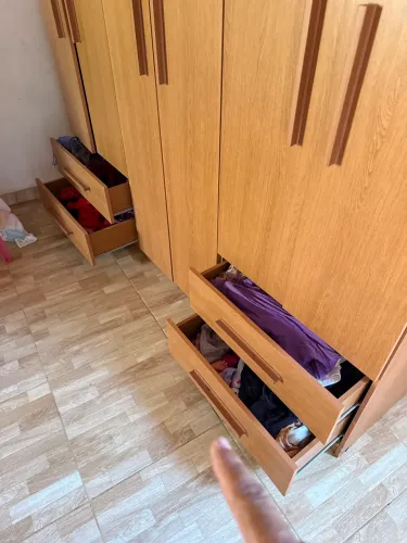 Vendo um guarda-roupa, semi novo