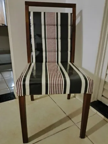 Cadeira de jantar estofada