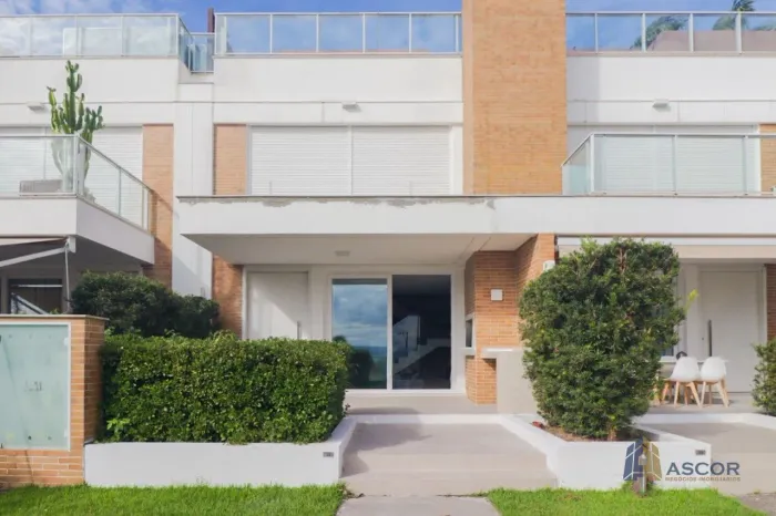 Casa em Condomínio 4 Suítes com Vista Mar em Cacupé 245m²