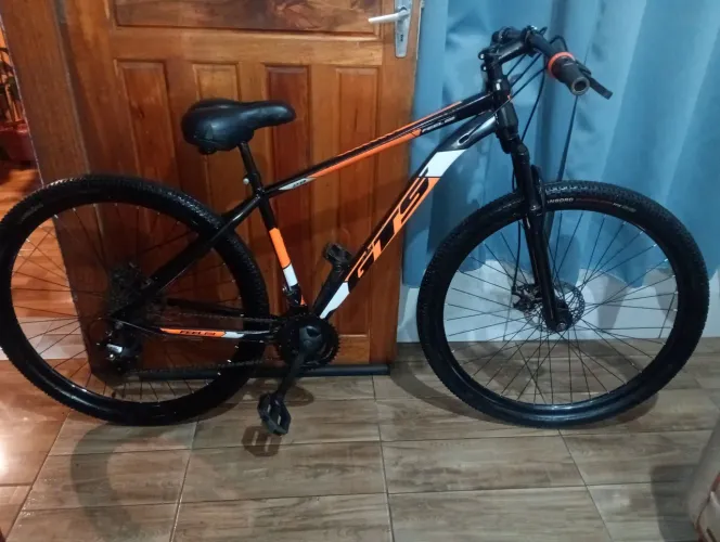 Bicicleta aro 29 freios a disco