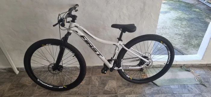 Bicicleta Mountain Bike First Smitt Aro 29 | Freios a Disco | Excelente Estado