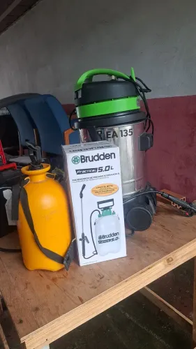 Kit para trabalhar higienizando sofa
