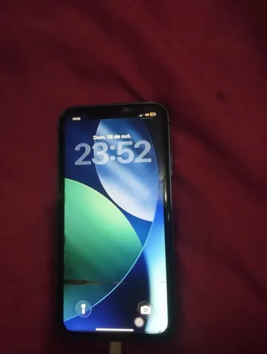 iPhone 11 na carcaça do 17 pro