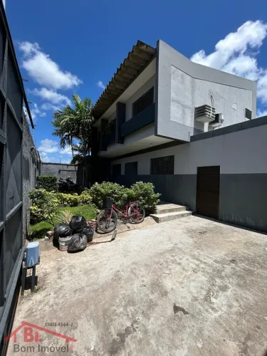 Excelente casa comercial pronta para sua empresa com 10 salas, disponível pra venda bairro