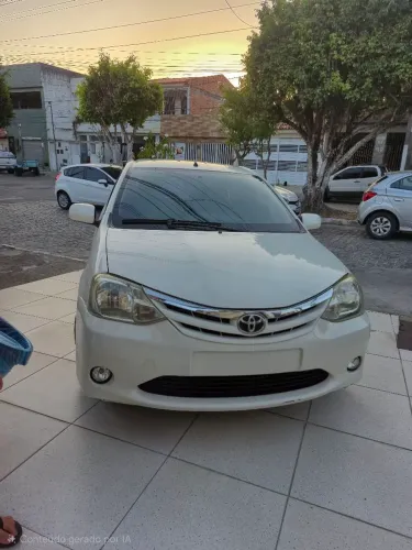 Toyota Etios XS 1.3 Flex 16V 5P Mec. 2013