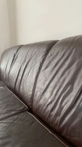 Sofá de Couro Tok Stok
