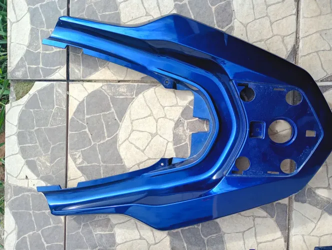 Carenagem da PCX zero vende logo