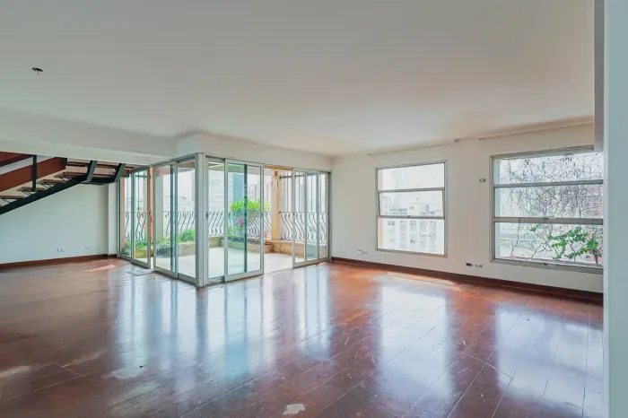 Apartamento com 340 m2 com 4 quartos e 3 vagas no bairro Jardim America.