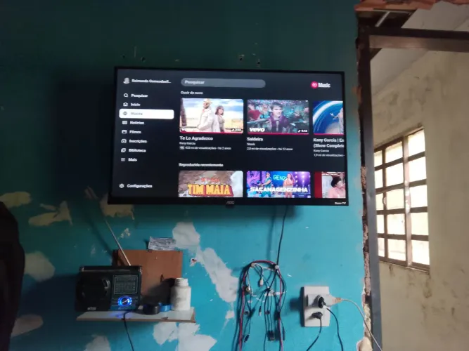 Tv smart 32 AOC Roku