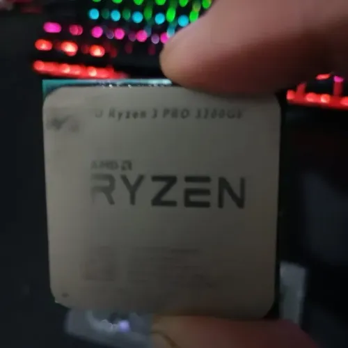 AMD Ryzen 3 PRO 3200GE