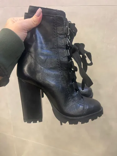 Bota Schütz 34