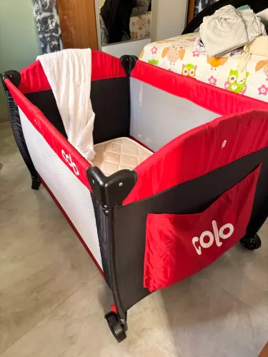 Berço Portátil Colo - Vermelho e Preto