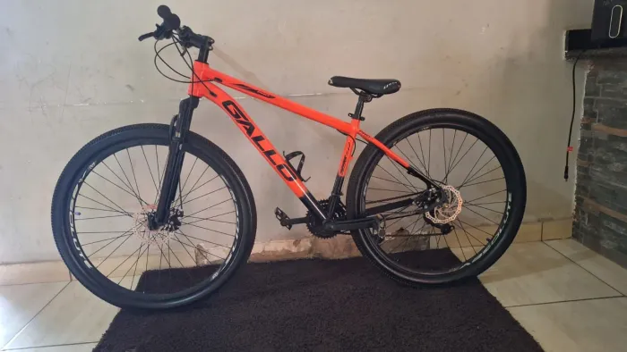 Bike aro 29 Gallo zera pra venda , dois pneus levorim zero , câmbio GTS só pegar e andar !