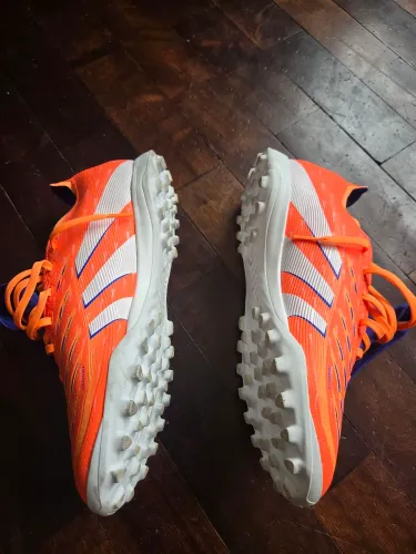 Chuteira adidas predator