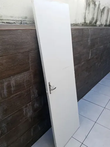Porta em bom estado 80 x 2,18