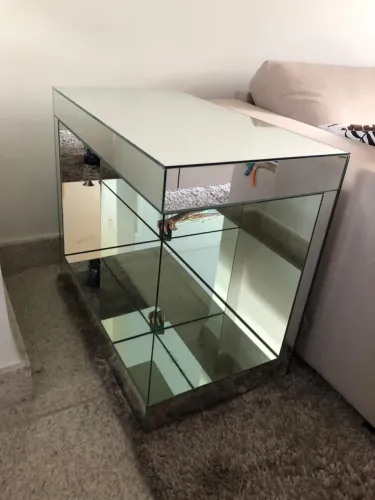 Mesa Lateral Espelhada Lapidada