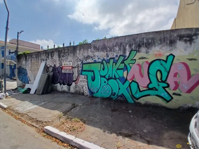 TERRENO PARA CONSTRUÇÃO BEM LOCALIZADO