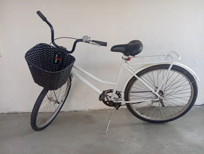 Vendo Bicicleta aro 26 feminina