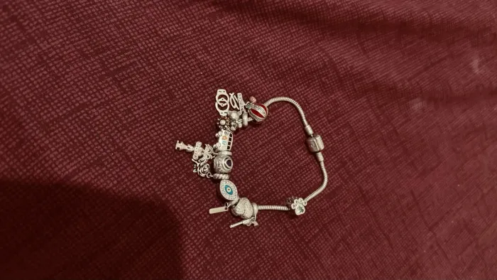Pulseira de Berloques / Pandora e vai com os berloques prata 925