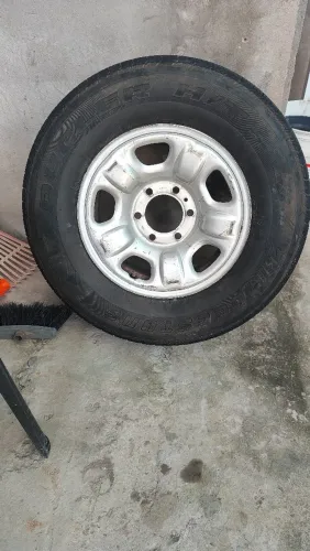 Pneu Bridgestone  245/70 16