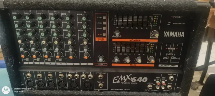Mesa de som amplificada YAMAHA EMX 640