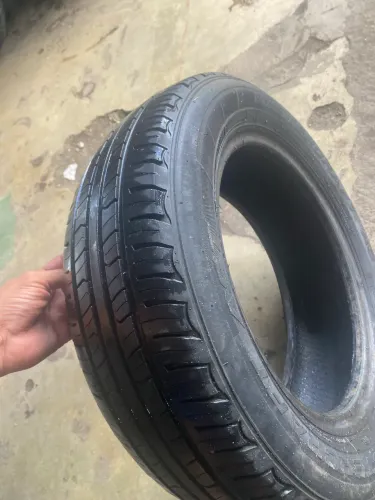 Pneu aro 14 semi novo