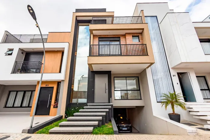 Casa com 3 dormitórios (3 suítes) à venda, 217 m² por R$ 1.520.000 - Pinherinho - Curitiba