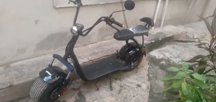 Vendo essa scort elétrica novíssima ainda  no plástico com menos 1 mês de comprada