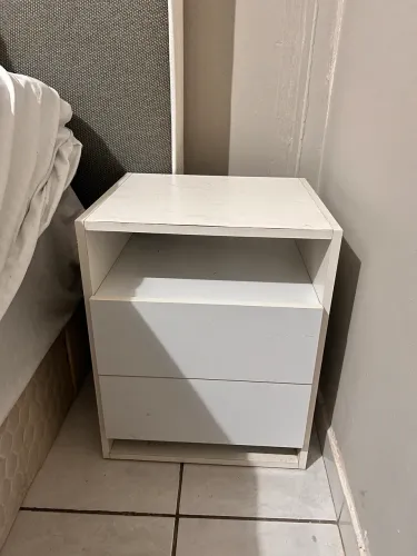 Mesinha de cabeceira