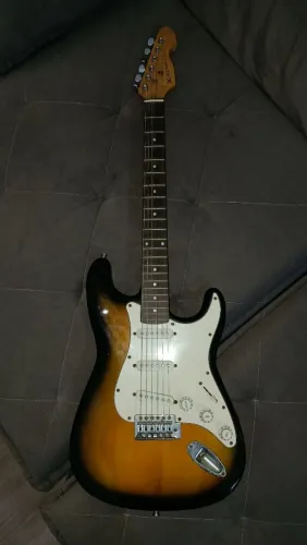 Guitarra Michael ST57 + Amplificador Sheldon gt1200