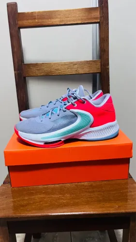 Tênis Nike Zoom Freak 4 