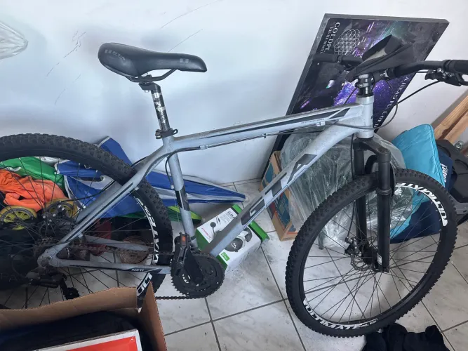Bicicleta GTA quadro 29