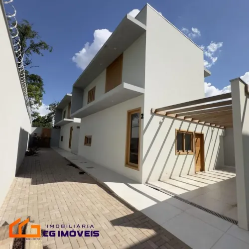 Sobrado em Condomínio á venda com 3 quartos sendo 1 suíte no Mata do Jacinto em Campo Gran