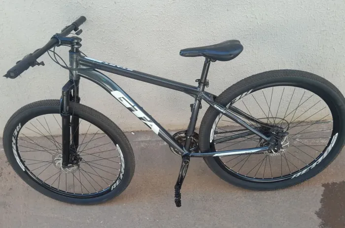 Bicicleta aro 29 GTA nova, com nota, só pegar e andar, semente venda,está em águas lindas