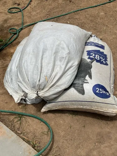 Vende-se esterco adubo