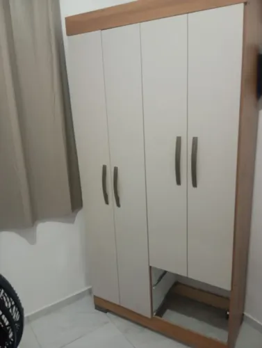 Guarda roupa 4 portas 2 gavetas para vender
